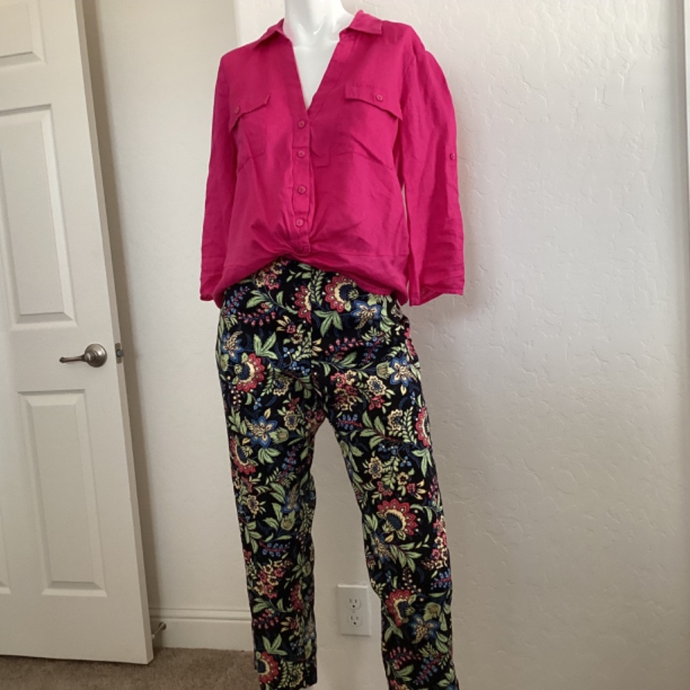 Appleseed’s, 8p, floral on black background, stretch, straight leg pants - Picture 11 of 13